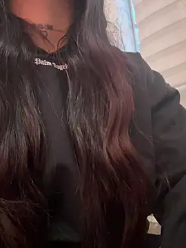 LunaBaker-1 online show from November 27, 8:09 pm