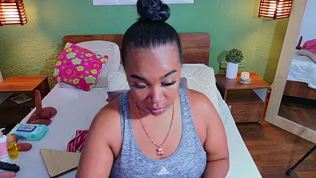 Snapshot of dannaahbrown chatting on June 16, 6:41 pm dannaahbrown online show from June 16, 6:41 pm