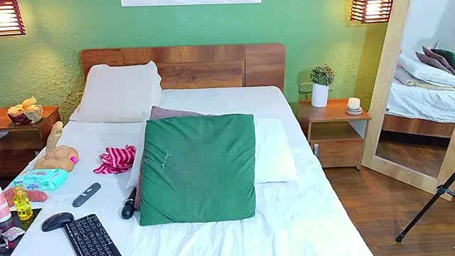 dannaahbrown online show from October 21, 7:46 pm