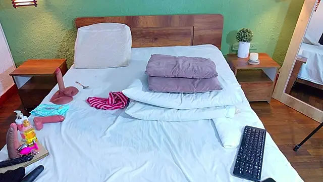 dannaahbrown online show from February 27, 6:30 pm