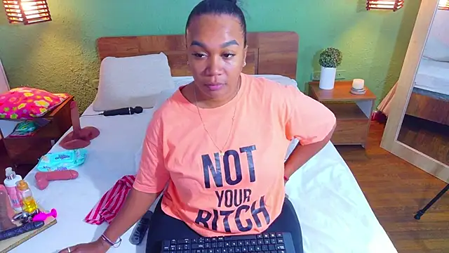 dannaahbrown online show from April 16, 7:14 pm