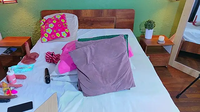 dannaahbrown online show from May 18, 2:55 pm
