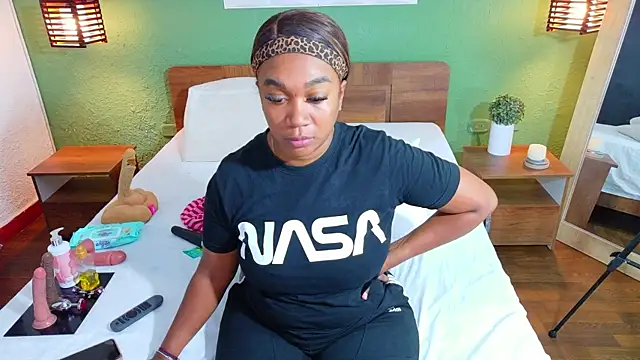 dannaahbrown online show from September 11, 7:36 pm