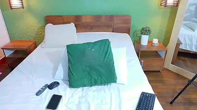 dannaahbrown online show from October 27, 6:31 pm