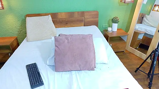 dannaahbrown online show from February 27, 8:09 pm