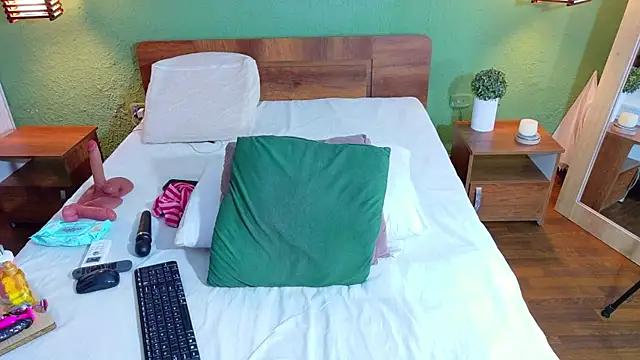 dannaahbrown online show from March 13, 5:51 pm