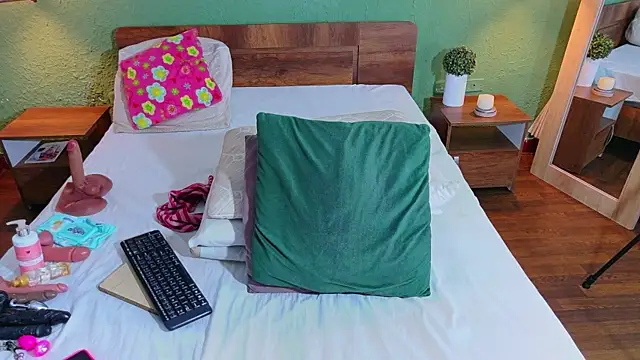 Snapshot of dannaahbrown chatting on June 7, 12:54 pm dannaahbrown online show from June 7, 12:54 pm
