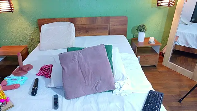 dannaahbrown online show from March 6, 1:28 pm