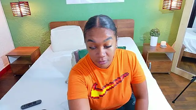 dannaahbrown online show from October 10, 8:31 pm