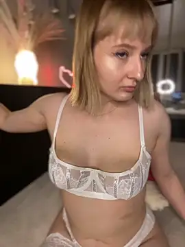 evaran  online show from April 4, 4:46 pm