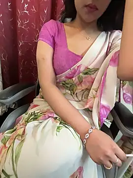 Snapshot of LuscousPussy chatting on March 17, 3:18 pm LuscousPussy online show from March 17, 3:18 pm