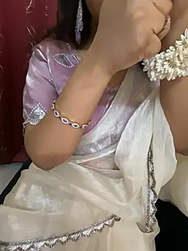 Snapshot of LuscousPussy chatting on March 8, 10:11 am LuscousPussy online show from March 8, 10:11 am