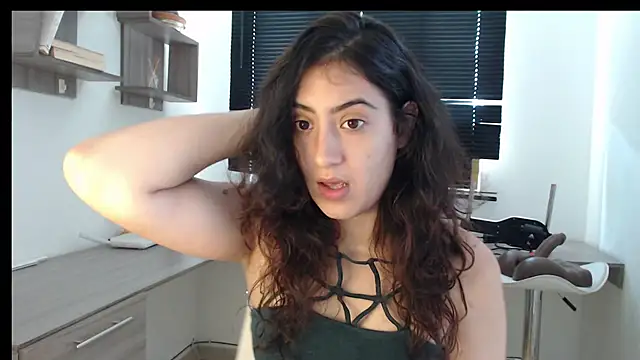 Snapshot of MIYESSI chatting on September 11, 4:18 pm MIYESSI online show from September 11, 4:18 pm