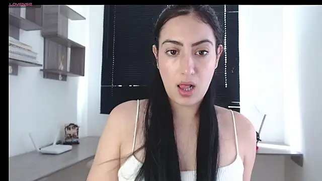Snapshot of MIYESSI chatting on February 27, 3:37 pm MIYESSI online show from February 27, 3:37 pm