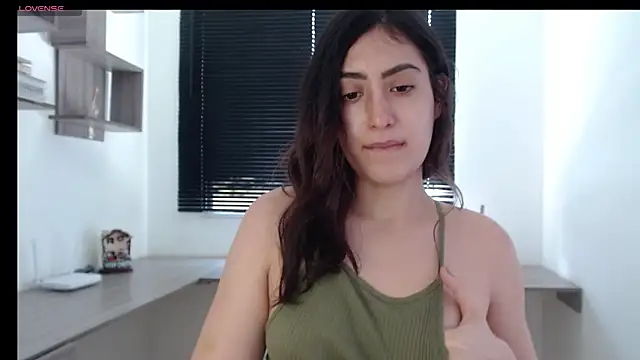 Snapshot of MIYESSI chatting on February 19, 4:33 pm MIYESSI online show from February 19, 4:33 pm