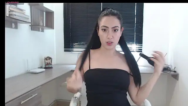 Snapshot of MIYESSI chatting on February 17, 4:17 pm MIYESSI online show from February 17, 4:17 pm