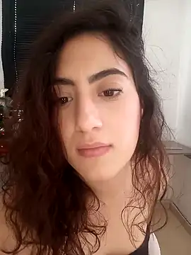 Snapshot of MIYESSI chatting on January 17, 8:11 pm MIYESSI online show from January 17, 8:11 pm