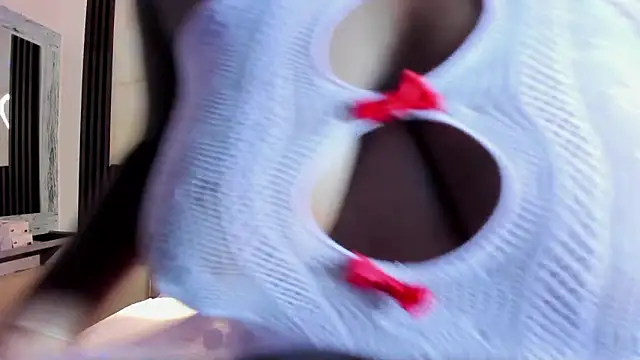 Athenea Mills online show from February 3, 6:46 pm