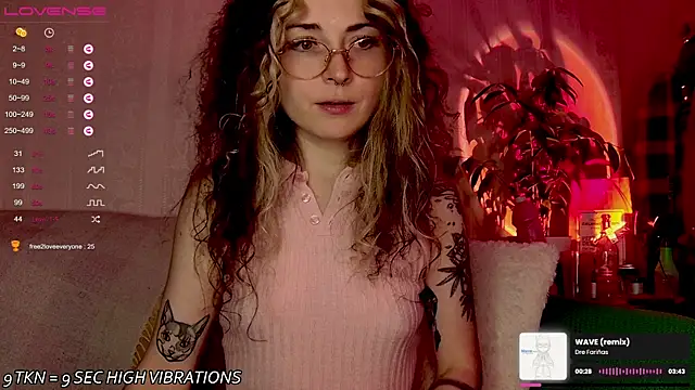 Snapshot of IttyKitty chatting on September 26, 10:38 pm IttyKitty online show from September 26, 10:38 pm