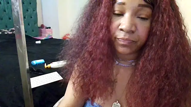 Snapshot of YasmineMinaj chatting on January 18, 11:19 pm YasmineMinaj online show from January 18, 11:19 pm