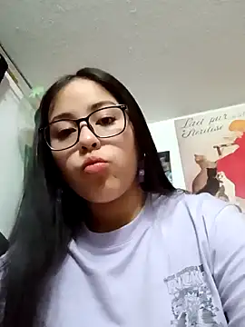 Snapshot of persefone_core chatting on December 25, 5:58 am persefone core online show from December 25, 5:58 am