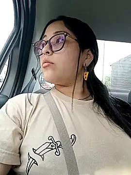 Snapshot of persefone_core chatting on October 29, 9:14 pm persefone core online show from October 29, 9:14 pm