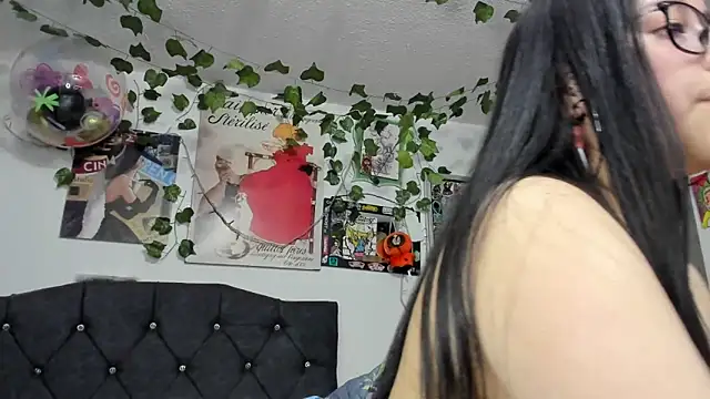 Snapshot of persefone_core chatting on March 11, 4:19 am persefone core online show from March 11, 4:19 am