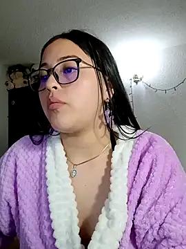 Snapshot of persefone_core chatting on December 7, 11:18 pm persefone core online show from December 7, 11:18 pm