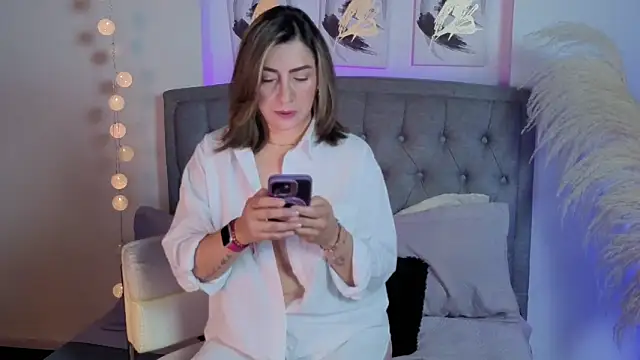 Isabella lt online show from September 25, 11:27 am