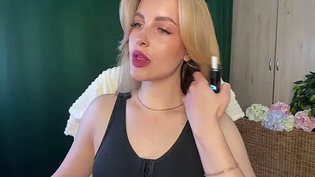 anita blairr online show from May 18, 1:06 am