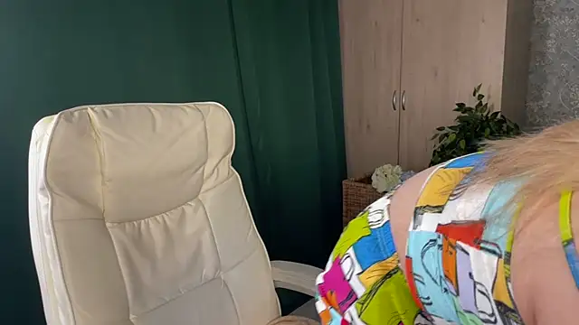 Snapshot of anita_blairr chatting on June 10, 11:50 pm anita blairr online show from June 10, 11:50 pm