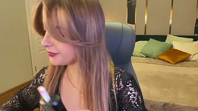 anita blairr online show from April 3, 1:23 am