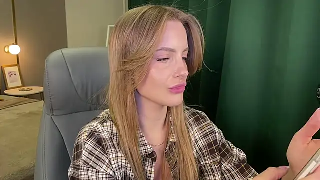 anita blairr online show from April 7, 1:07 am