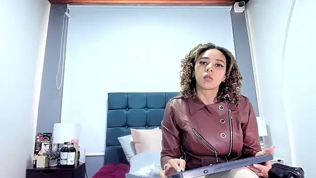 charlott lens online show from November 15, 12:53 pm