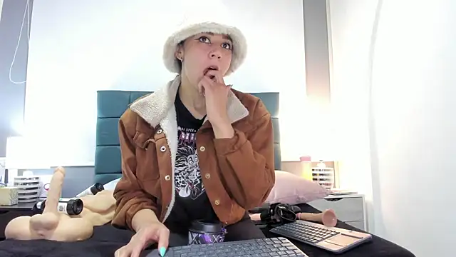 charlott lens online show from October 16, 6:38 pm