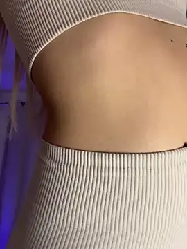 Snapshot of KittyKatyDream chatting on January 29, 7:43 pm KittyKatyDream online show from January 29, 7:43 pm