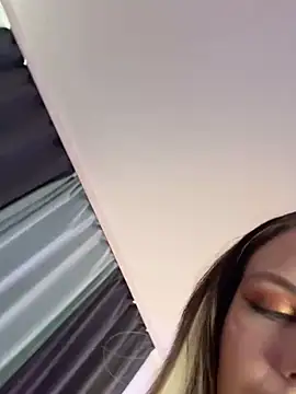 Snapshot of KittyKatyDream chatting on February 1, 2:13 pm KittyKatyDream online show from February 1, 2:13 pm