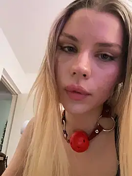 Snapshot of KittyKatyDream chatting on June 16, 12:49 pm KittyKatyDream online show from June 16, 12:49 pm