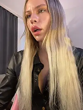 Snapshot of KittyKatyDream chatting on November 9, 2:10 pm KittyKatyDream online show from November 9, 2:10 pm