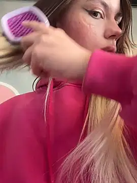 Snapshot of KittyKatyDream chatting on March 22, 12:46 pm KittyKatyDream online show from March 22, 12:46 pm