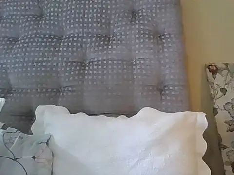 Snapshot of Babetys chatting on November 29, 6:13 am Babetys online show from November 29, 6:13 am