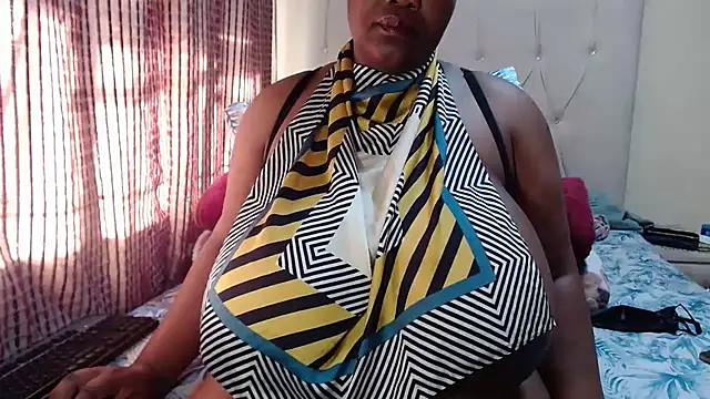 CHOCOLATEDARKBUSTYX online show from May 29, 2:12 pm