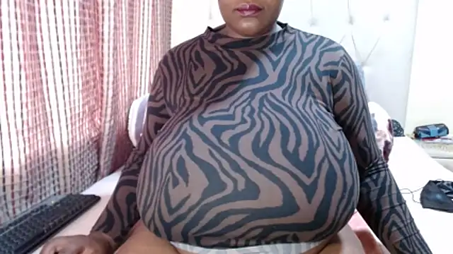 CHOCOLATEDARKBUSTYX online show from April 12, 10:29 am