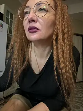 Snapshot of LybovNTV chatting on November 25, 9:26 pm LybovNTV online show from November 25, 9:26 pm