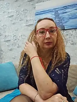 Snapshot of LybovNTV chatting on November 16, 2:00 pm LybovNTV online show from November 16, 2:00 pm