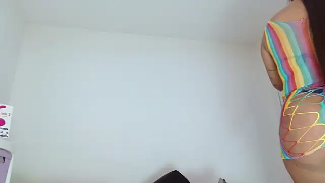 Snapshot of sashacreamy_ chatting on October 24, 11:15 pm sashacreamy online show from October 24, 11:15 pm