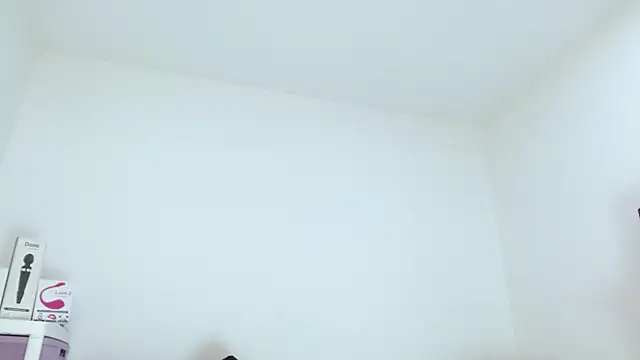 Snapshot of sashacreamy_ chatting on September 30, 3:45 am sashacreamy online show from September 30, 3:45 am