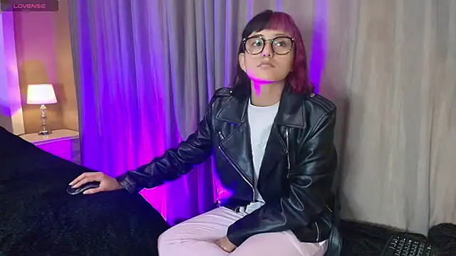 tati cardenas online show from March 13, 4:38 am