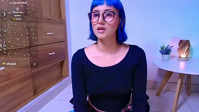 tati cardenas online show from April 5, 6:09 am