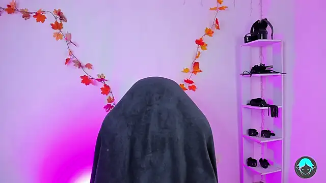 sofi elfqueen online show from February 21, 11:40 pm